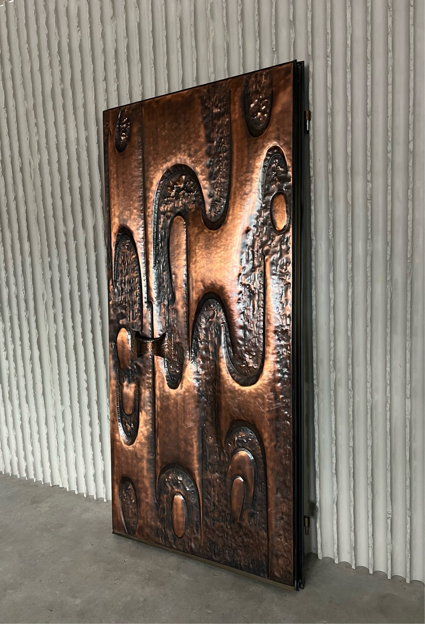 Brutalist art door - COLLECTORS RDAM