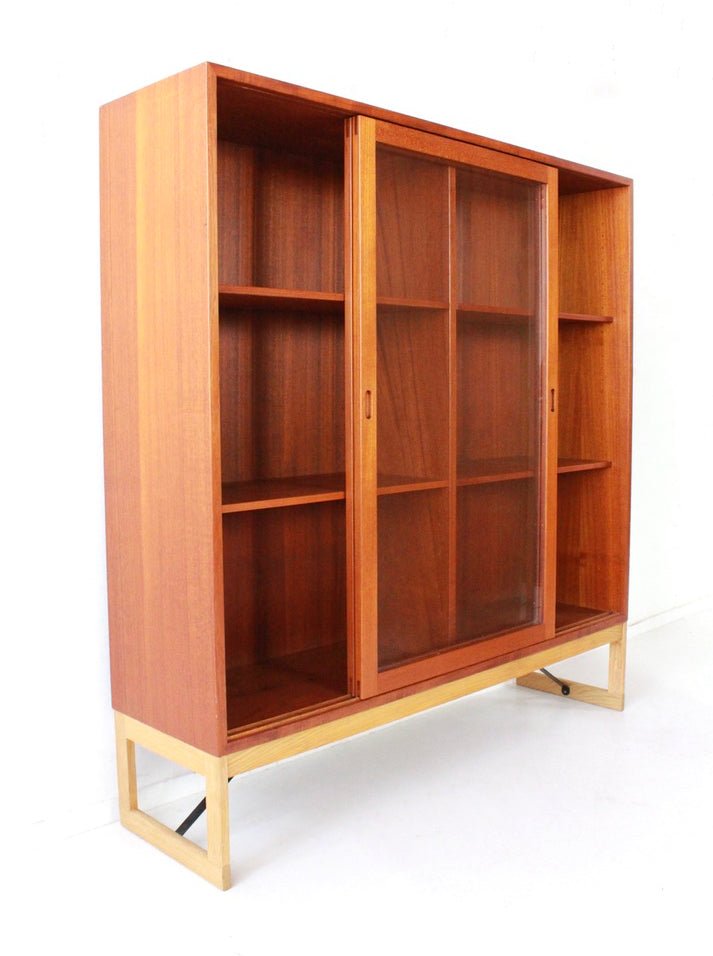 Display cabinet by Borgen Mogensen for Karl Andersson & Söner, Sweden - Collectors - Net.Work