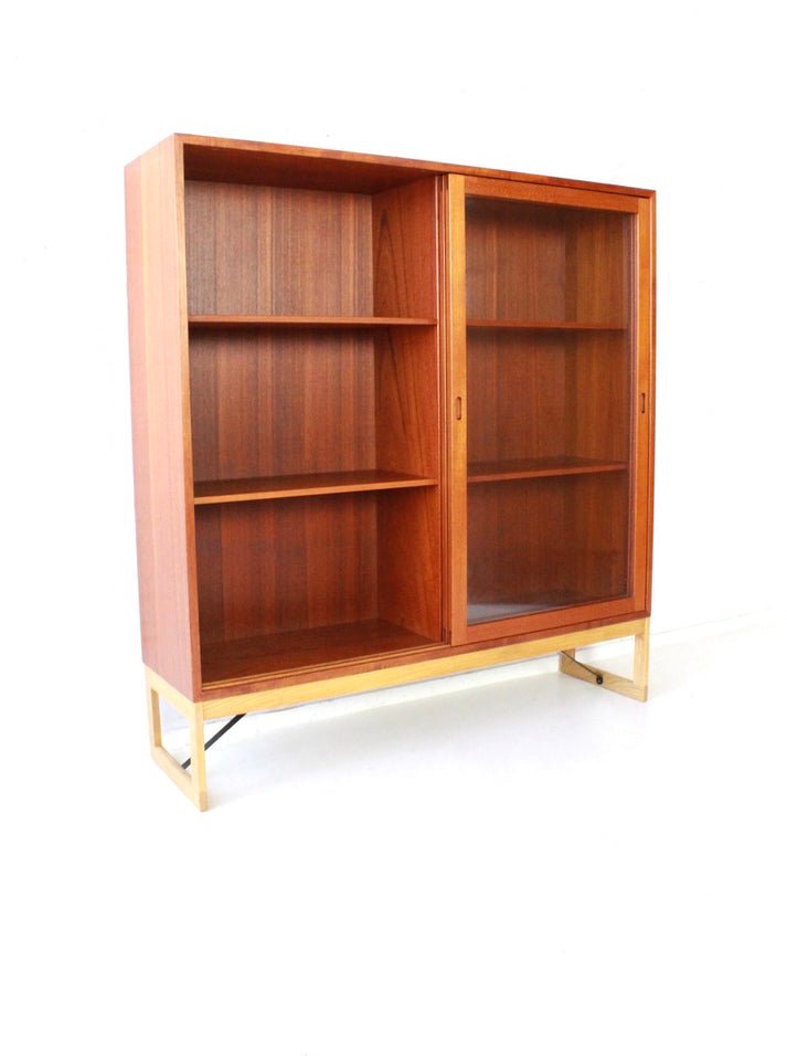 Display cabinet by Borgen Mogensen for Karl Andersson & Söner, Sweden - Collectors - Net.Work