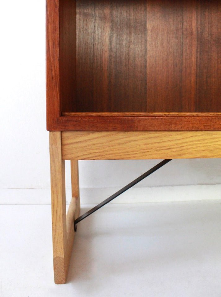 Display cabinet by Borgen Mogensen for Karl Andersson & Söner, Sweden - Collectors - Net.Work