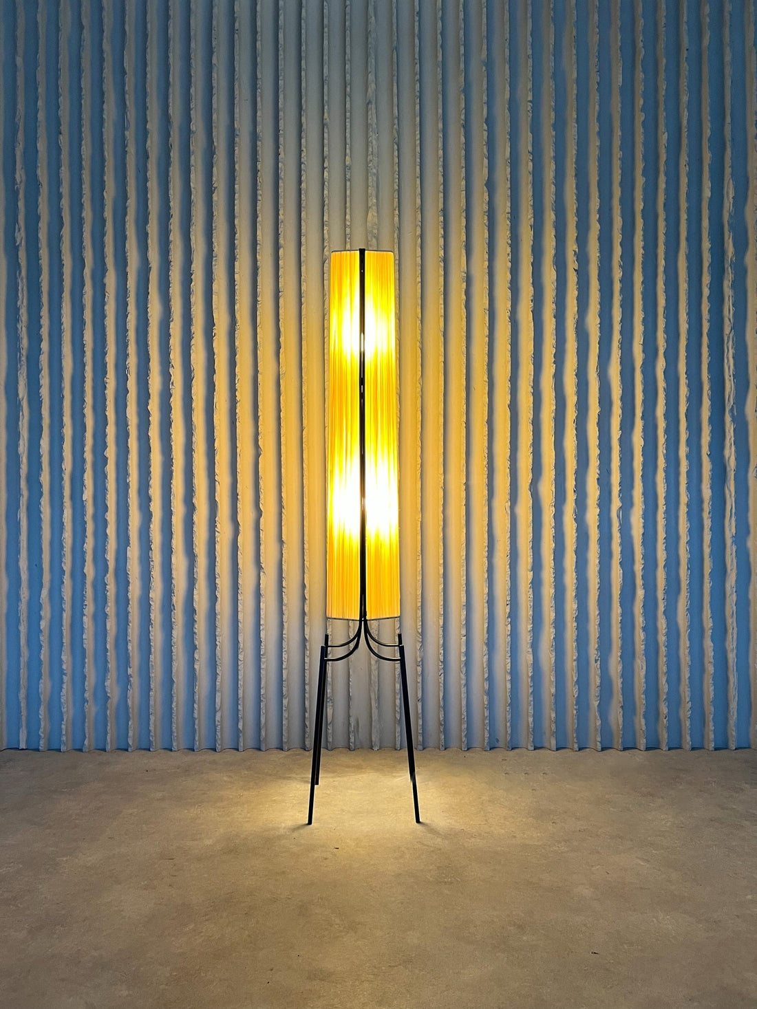 French steel and raffia floor lamp - COLLECTORS RDAM
