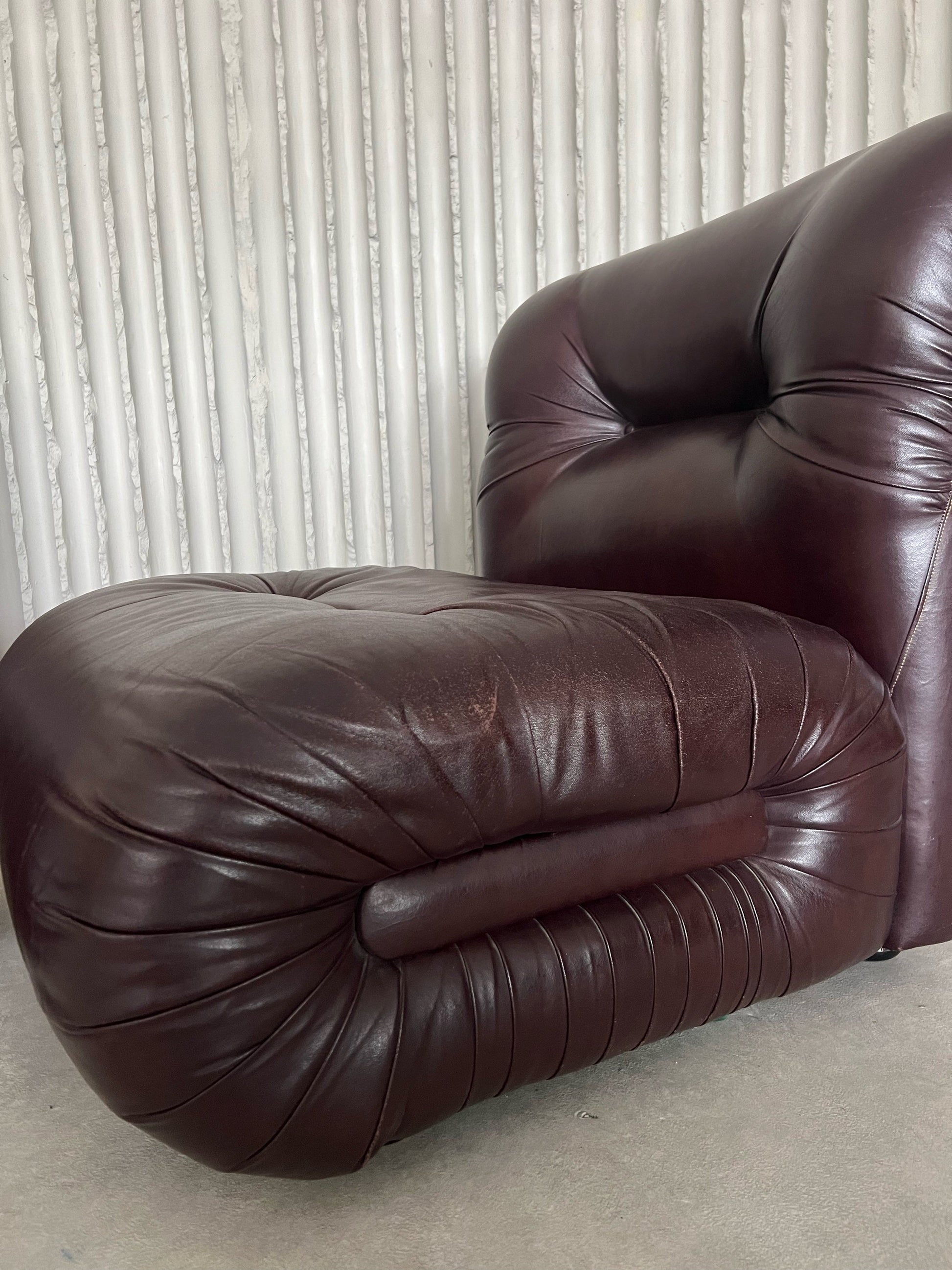 Italian Burgundy Leather Lounge Chairs – Set of 6 - COLLECTORS RDAM
