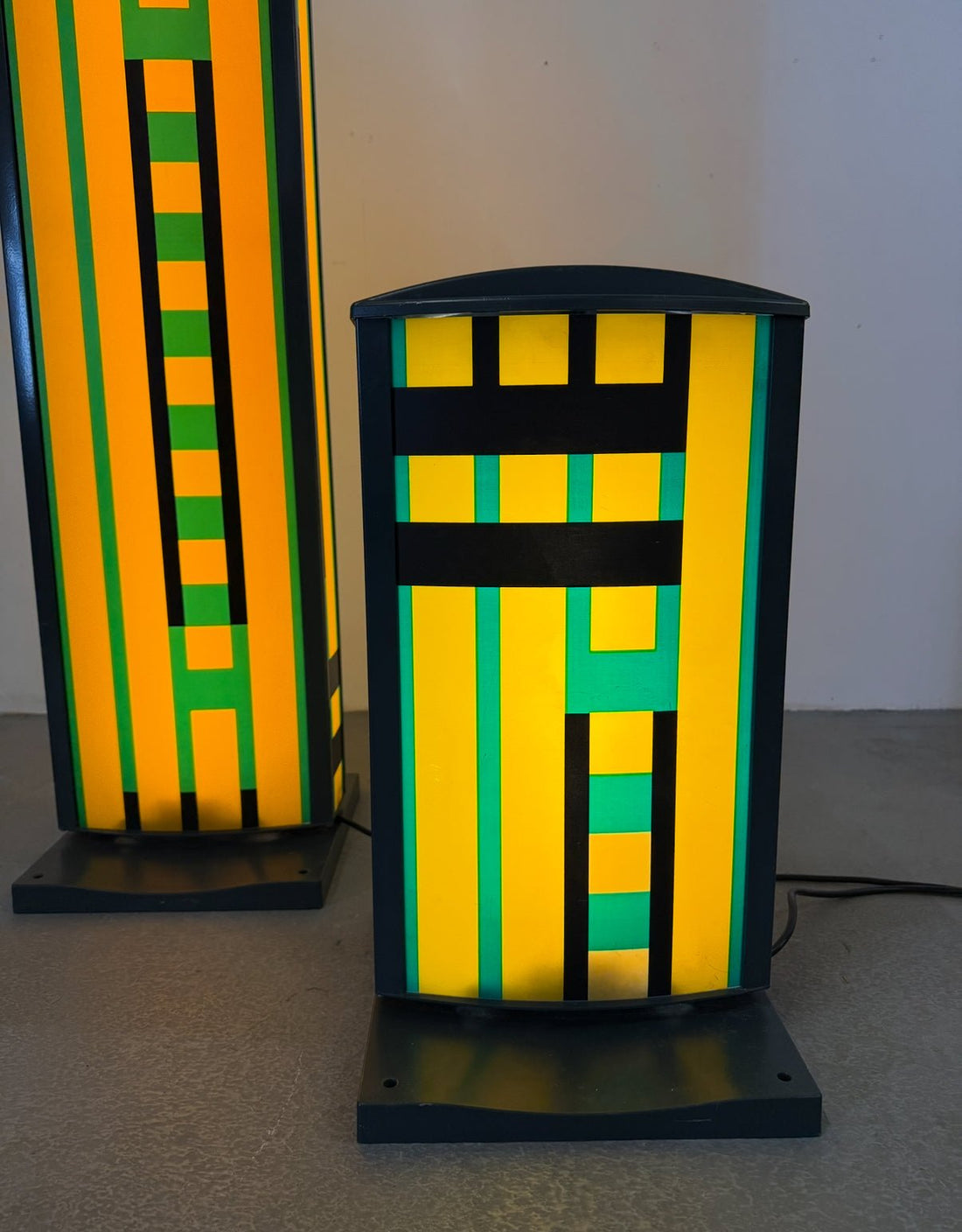 Memphis style floor lamps - COLLECTORS RDAM