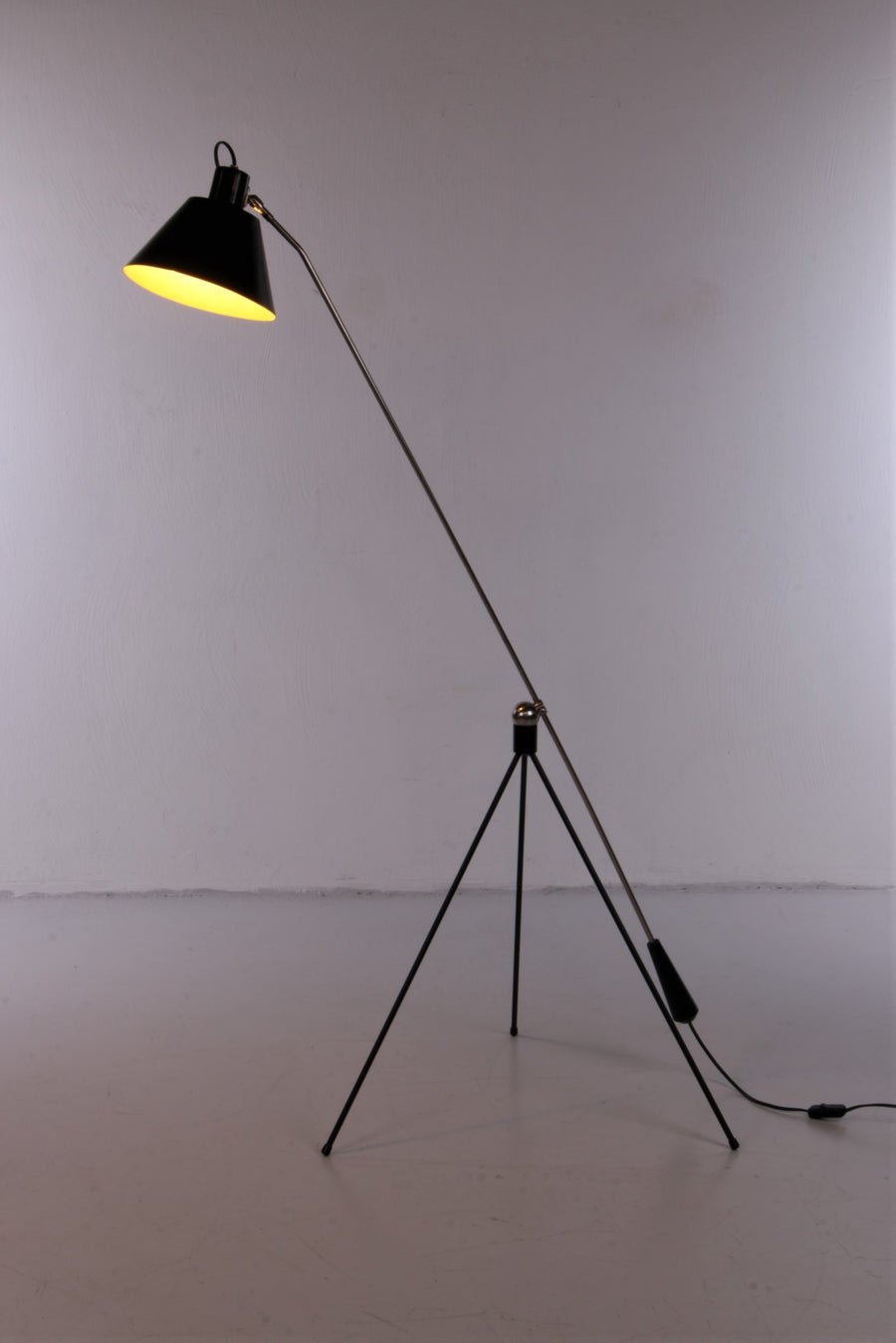 Rare Floor Lamp by Artiforte, Designed by H. Fillekes (1954 - 1958) - COLLECTORS RDAM