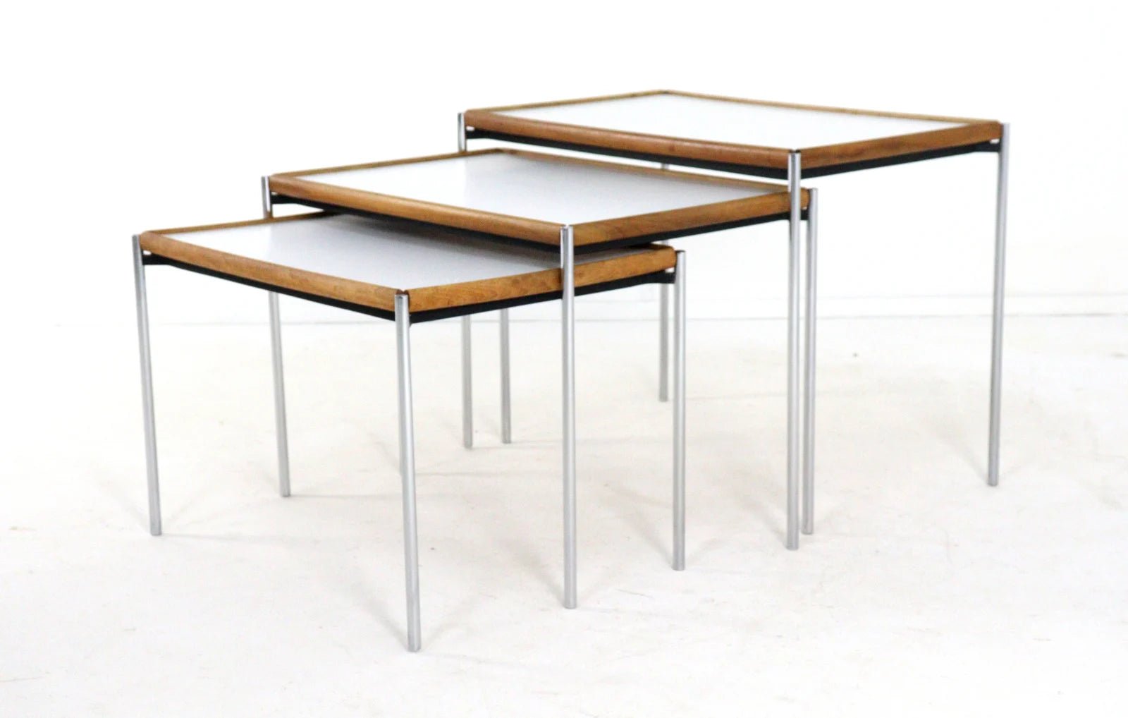 Set of 3 nest of tables Lämmle and Co with turnable tops - COLLECTORS RDAM