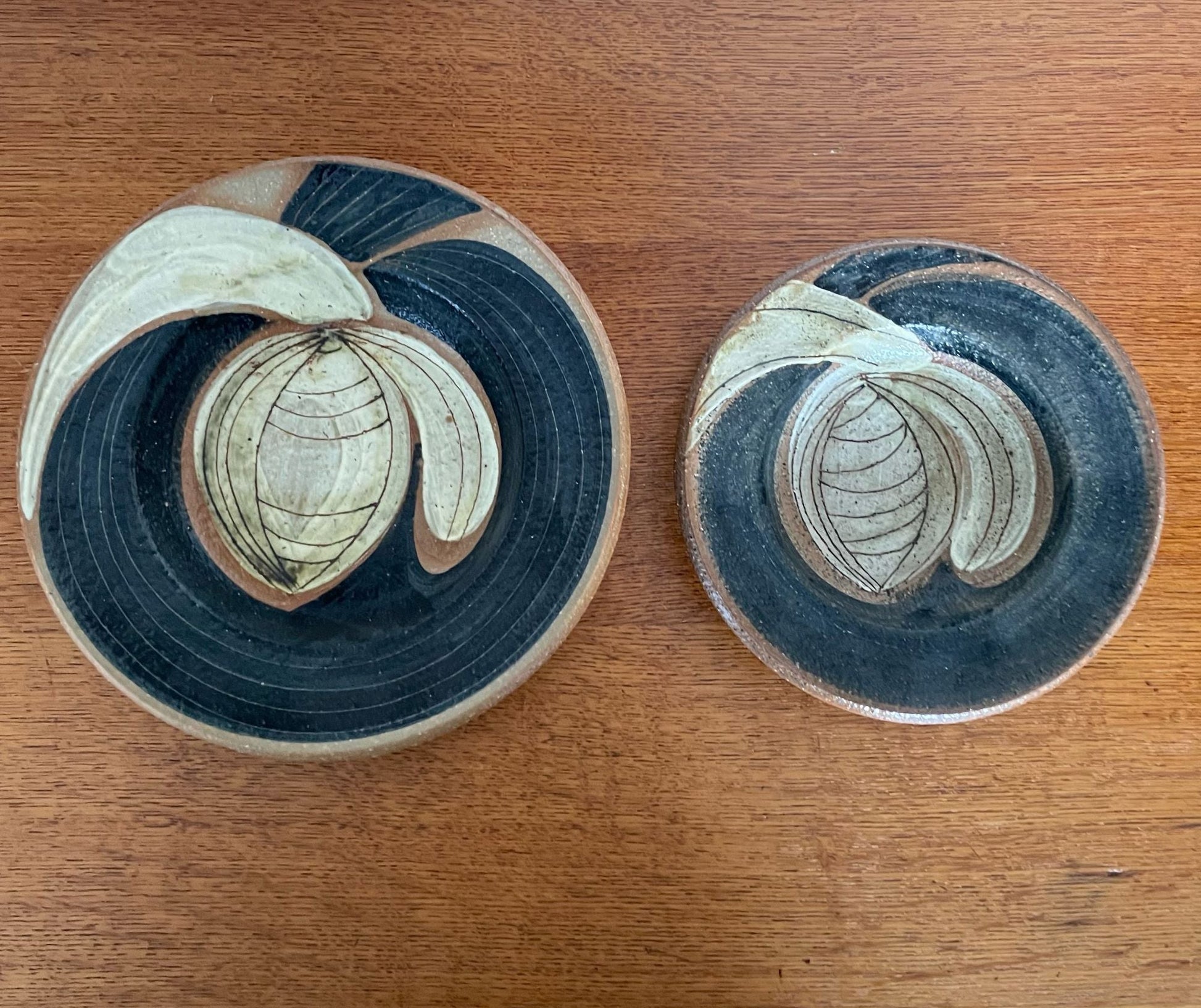 Set stoneware plates by Noomi Backhausen for Soholm Stentoj in Bornholm, Denmark - COLLECTORS RDAM