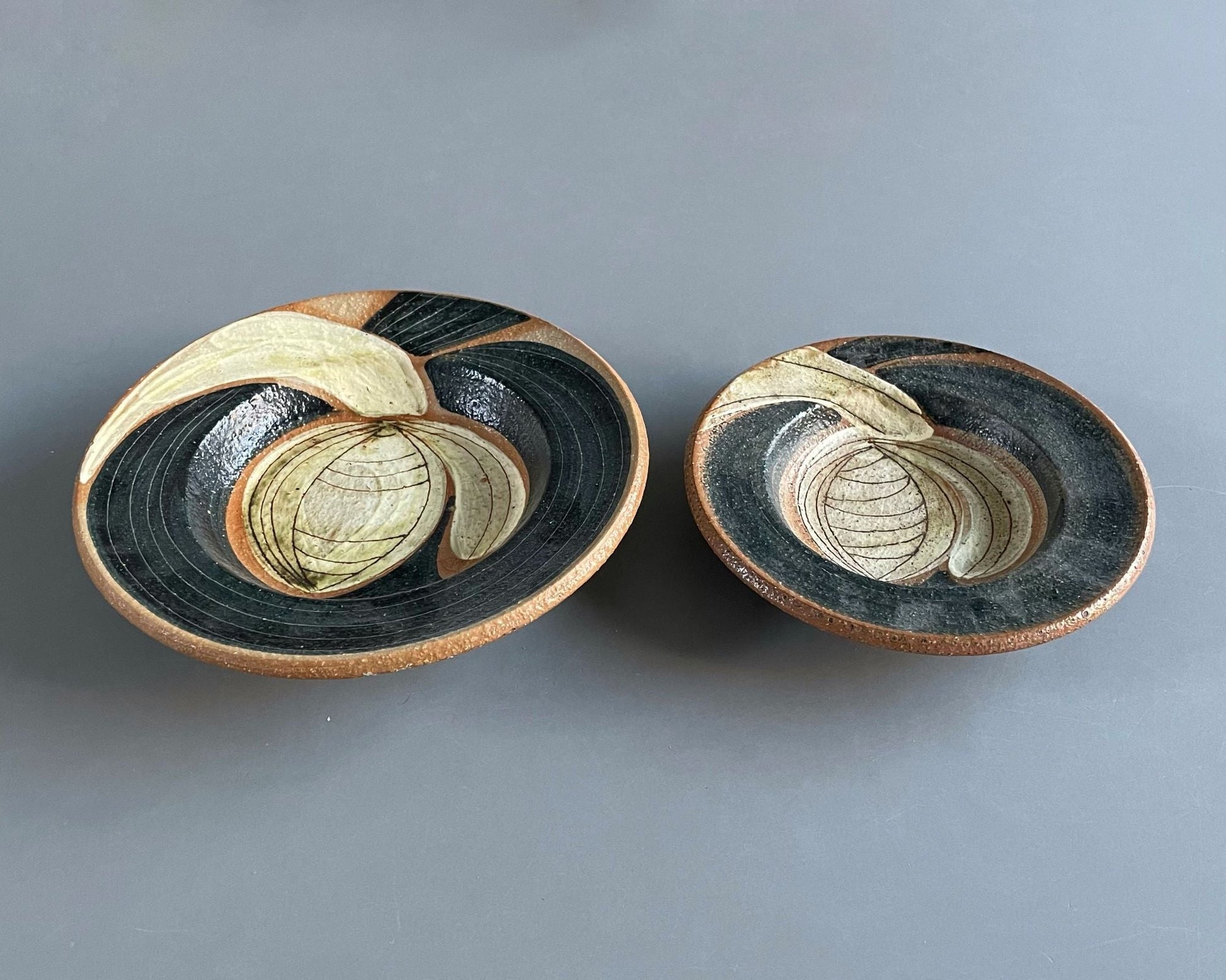 Set stoneware plates by Noomi Backhausen for Soholm Stentoj in Bornholm, Denmark - COLLECTORS RDAM